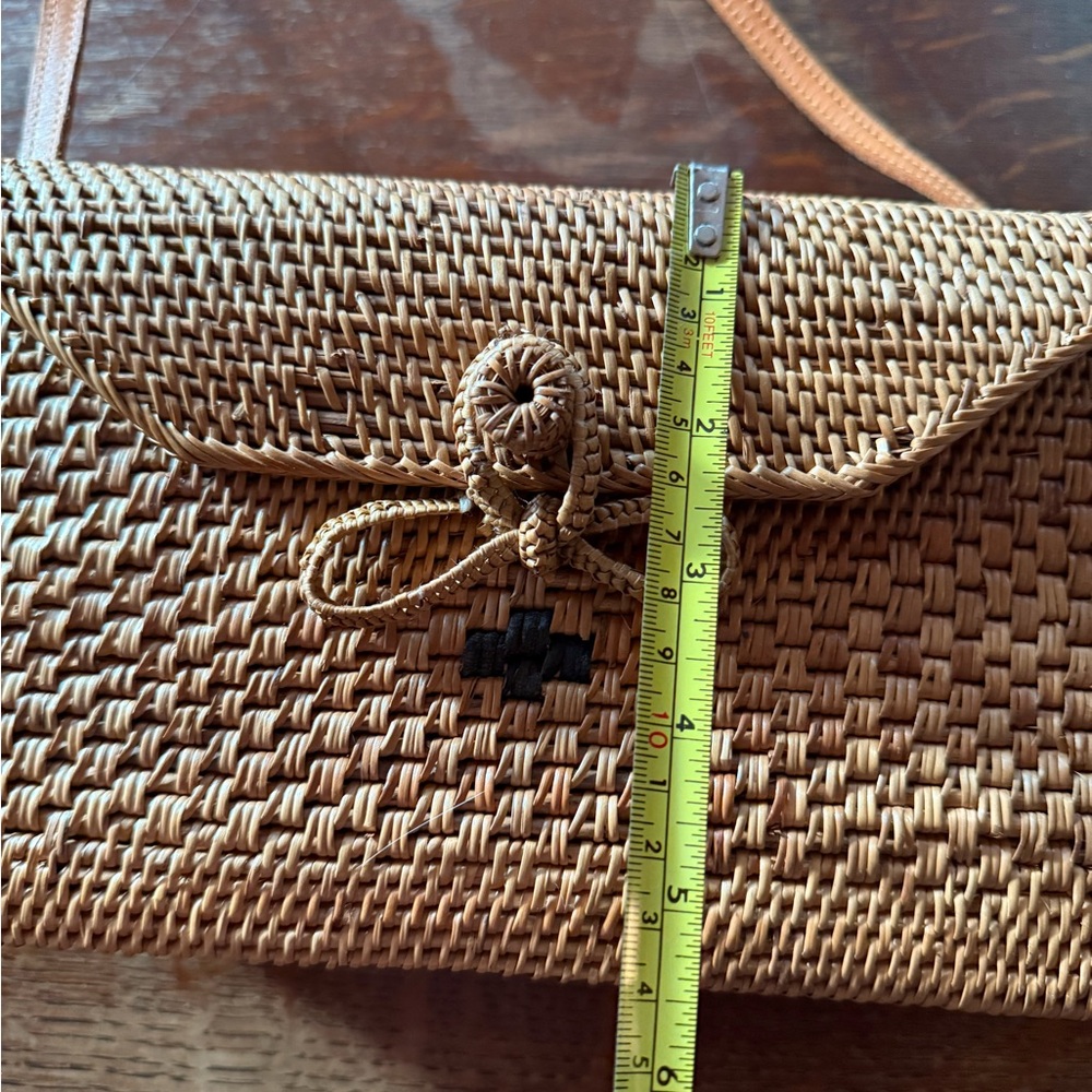 Street Level Rattan Box Crossbody Bag - Picture 10 of 12